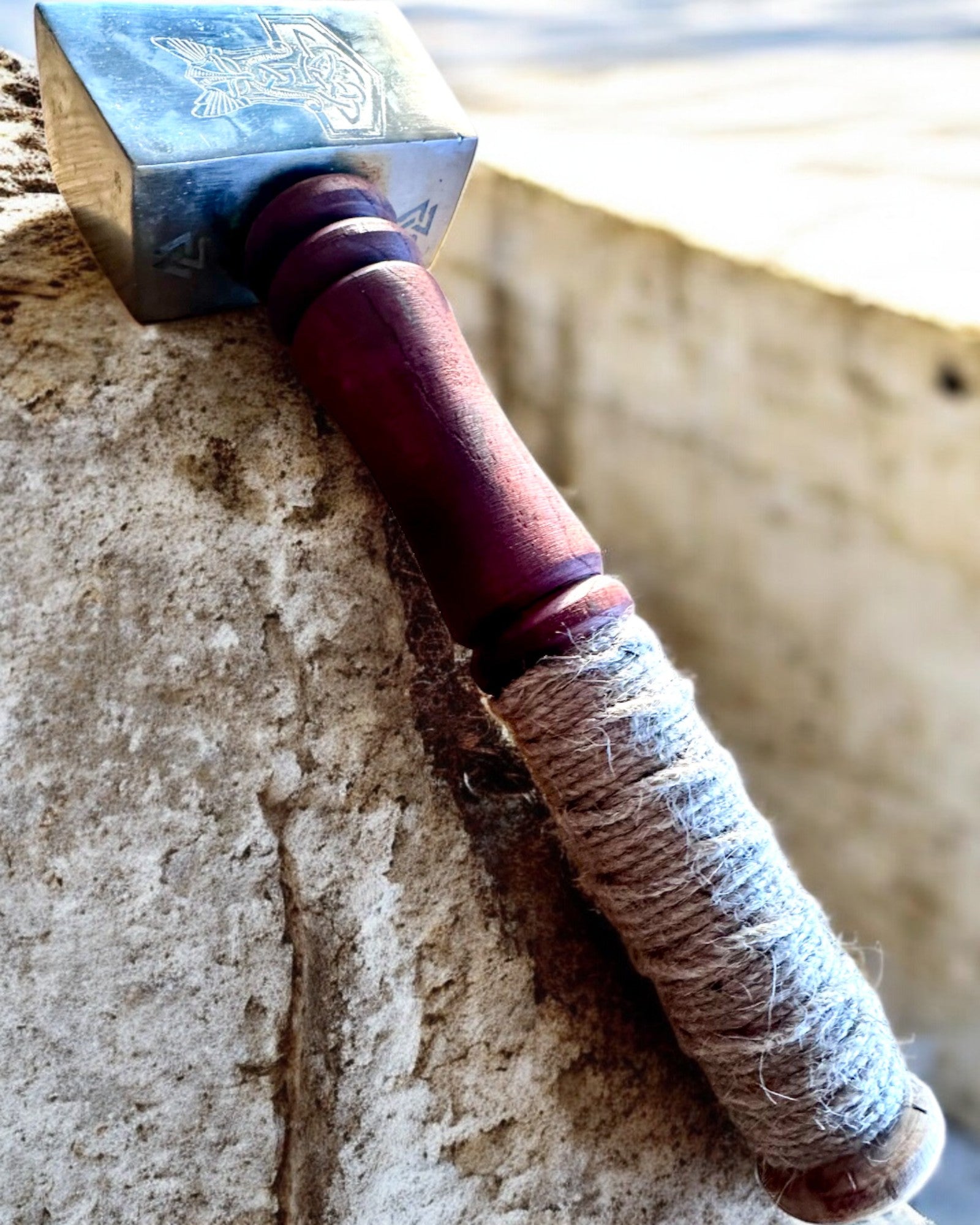 Marteau Mjölnir des Skalds – 33 cm, Marteau Viking Forgé à la Main avec Option de Gravure