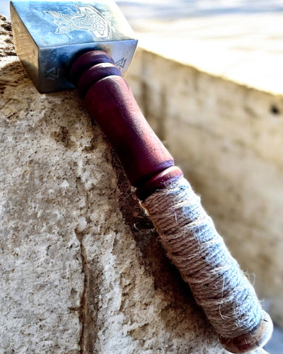 Mjölnir Hamer van de Skalds – 33 cm, Handgesmede Vikinghamer met Gravure-optie