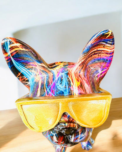 Bunter Bulldogge mit Brille - Einzigartige Innendekoration, dekorative Figur als Geschenk, Personalisierung mit Gravur