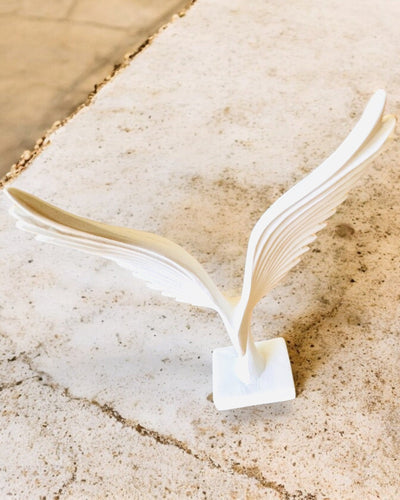 Elegante Engelsflügel-Figur 15 cm hoch – "Geflügelte Wächter", personalisierbar mit Gravur als Geschenk, Personalisierung, 2 Farbvarianten