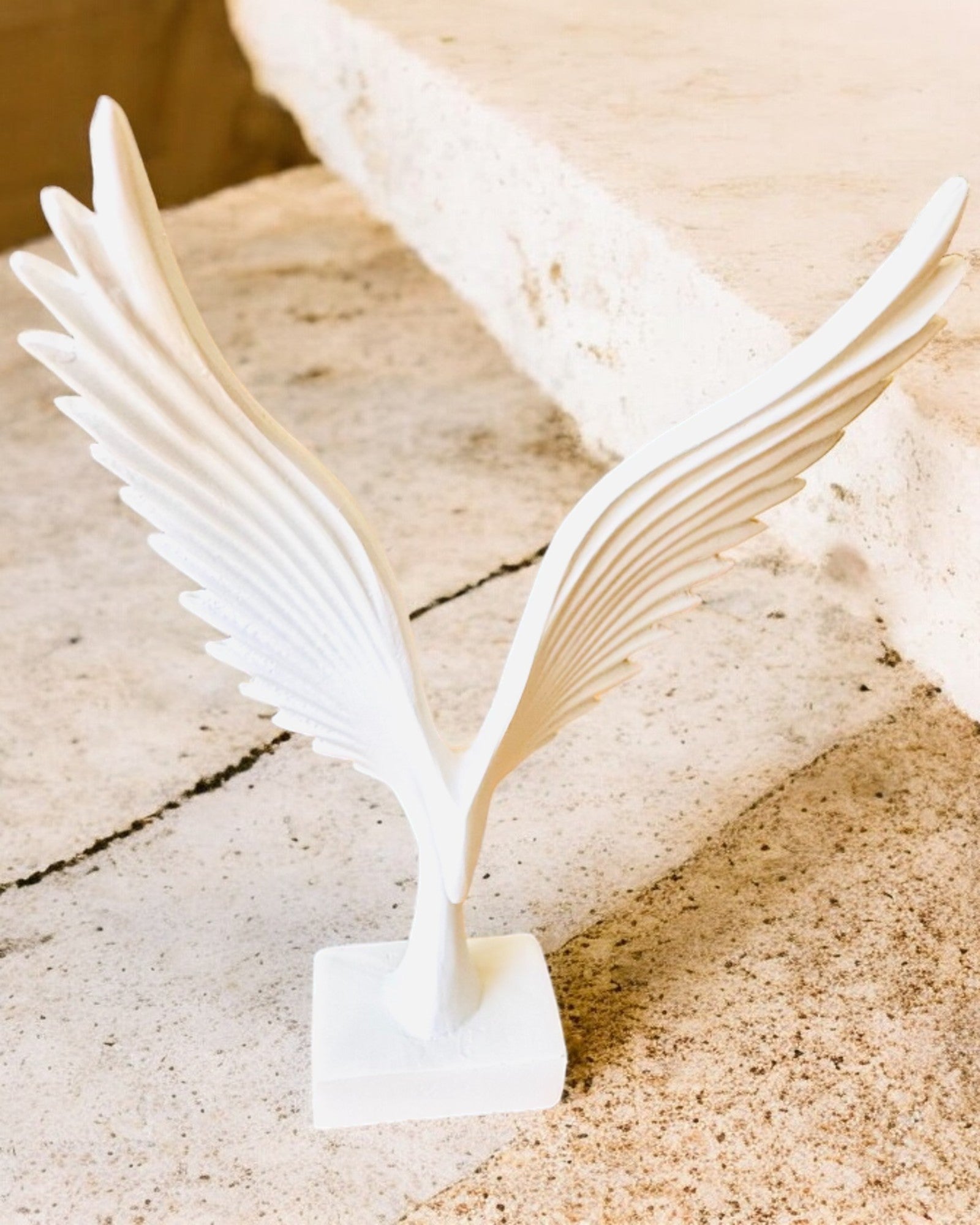 Elegante Engelsflügel-Figur 15 cm hoch – "Geflügelte Wächter", personalisierbar mit Gravur als Geschenk, Personalisierung, 2 Farbvarianten