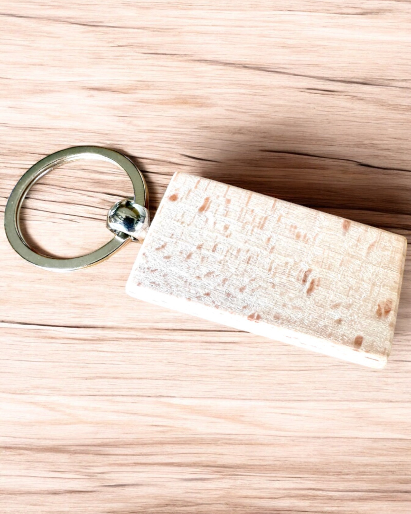 Porte-clés en bois avec personnalisation par gravure – Idéal pour un cadeau