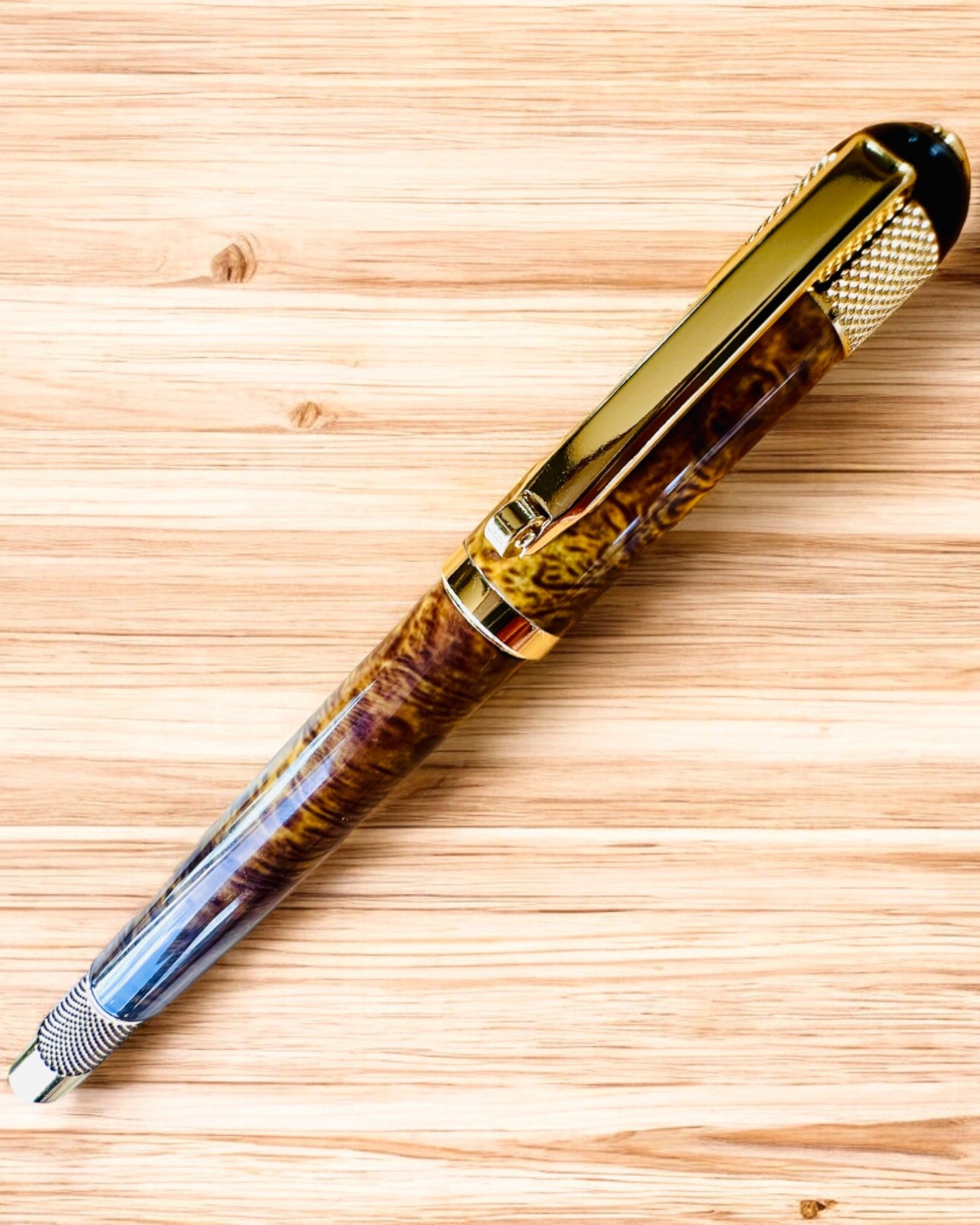 Stylo élégant "Majestic" avec option de personnalisation pour cadeau, 2 variantes de couleur au choix
