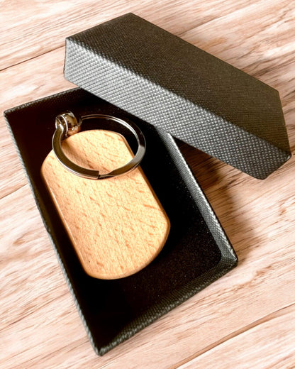 Elegante Houten Sleutelhanger met Mogelijkheid tot Graveren – Ideaal als Cadeau
