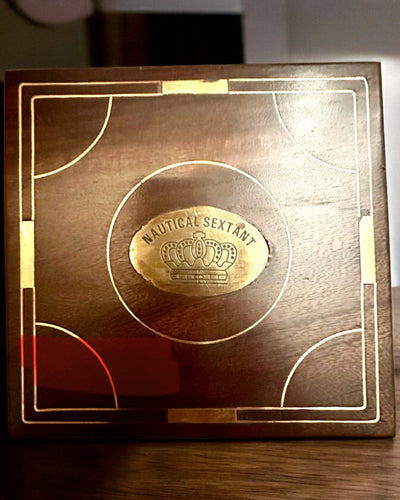 Große Holzkiste für Sextant oder Premium-Kompass "Mariner's Legacy" mit Gravurmöglichkeit