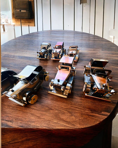 Retro Klassisches Auto, Auto, aus Eisen - Kollektion "Vintage Drive", Automodell, Personalisierung mit Gravur als Geschenk