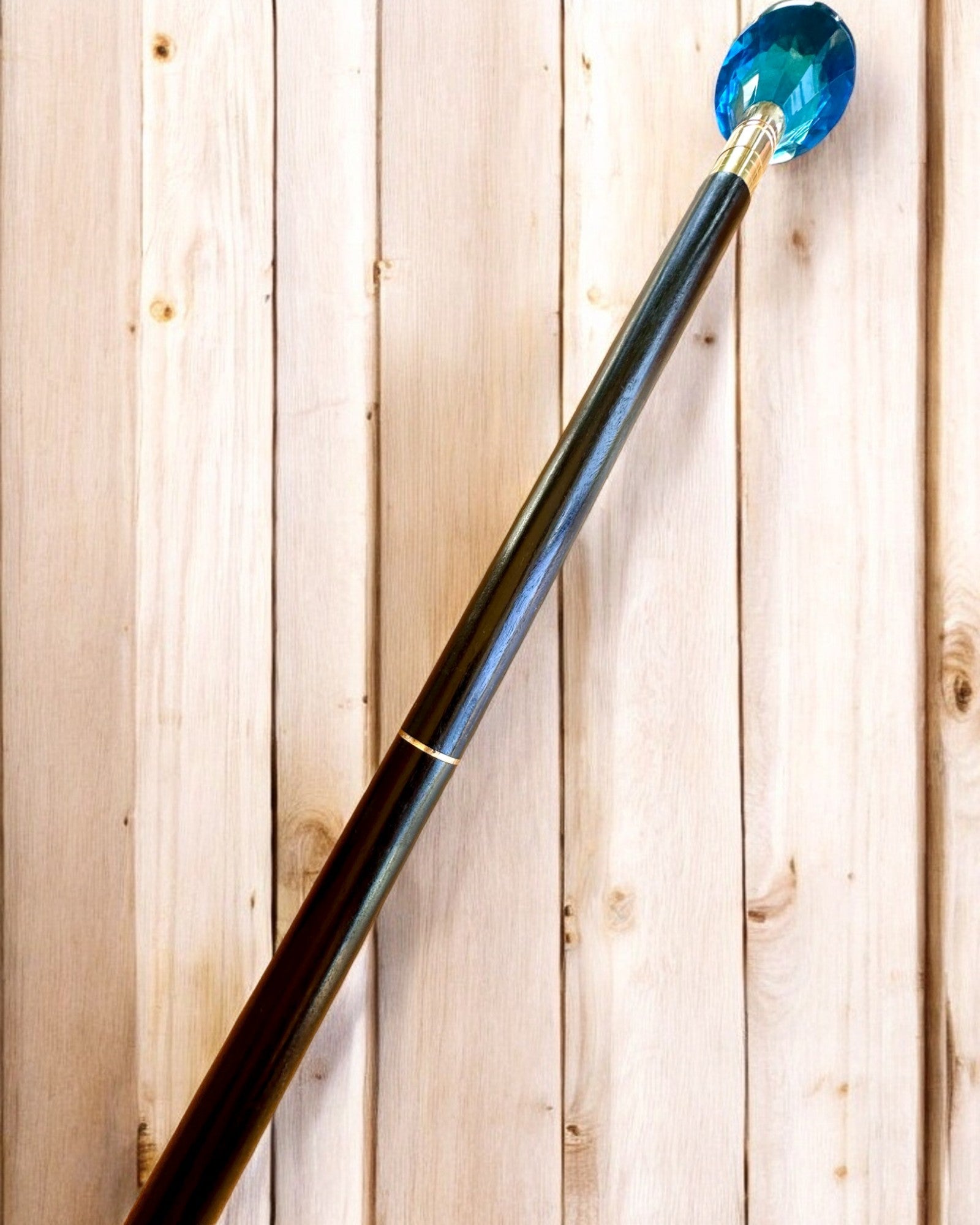 Canne de marche "Diamant Bleu" - En bois, fabriquée à la main, possibilité de gravure