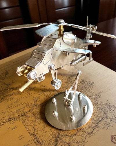 Metalowy Model Helikoptera „SkyRider” – Regulowany Stojak Biurkowy z personalizacją grawerem na prezent