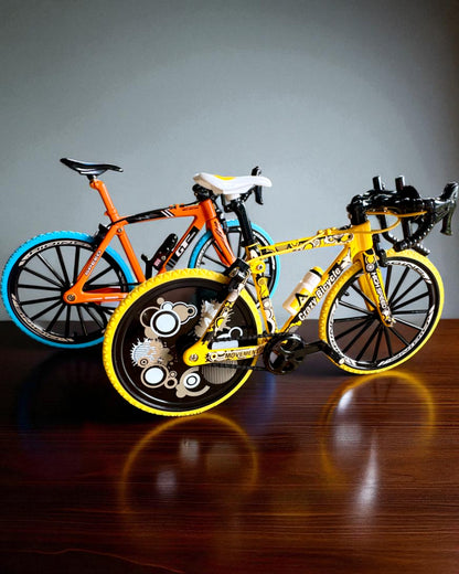 Modèle miniature en métal Vélo de collection "Speed Rider 1.2" – personnalisation avec gravure pour cadeau, 2 variantes de couleur