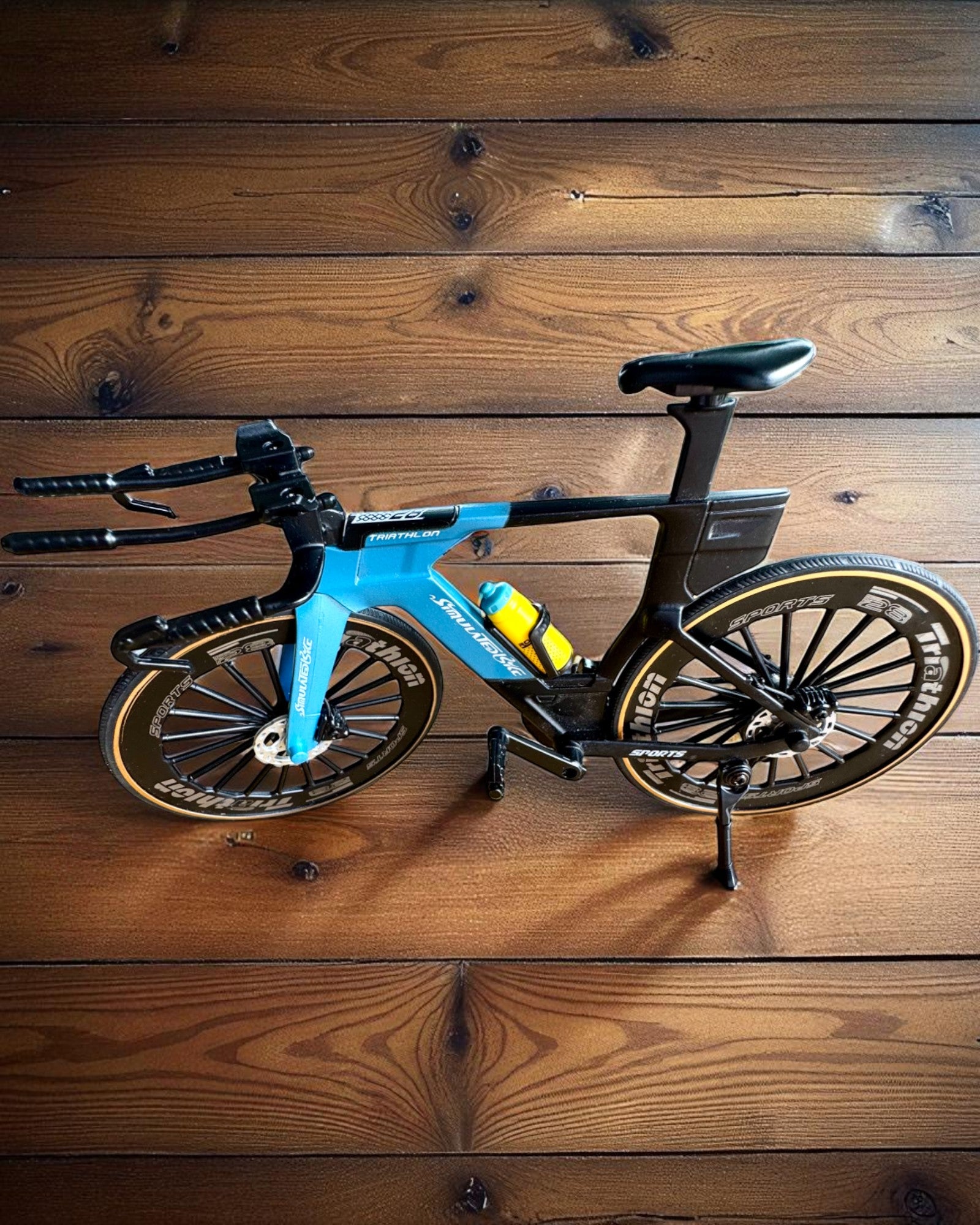 Modèle Miniature de Vélo de Triathlon « SpeedStorm 1.2 » personnalisation par gravure pour cadeau