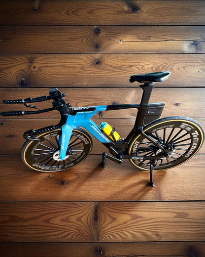 Modèle Miniature de Vélo de Triathlon « SpeedStorm 1.2 » personnalisation par gravure pour cadeau