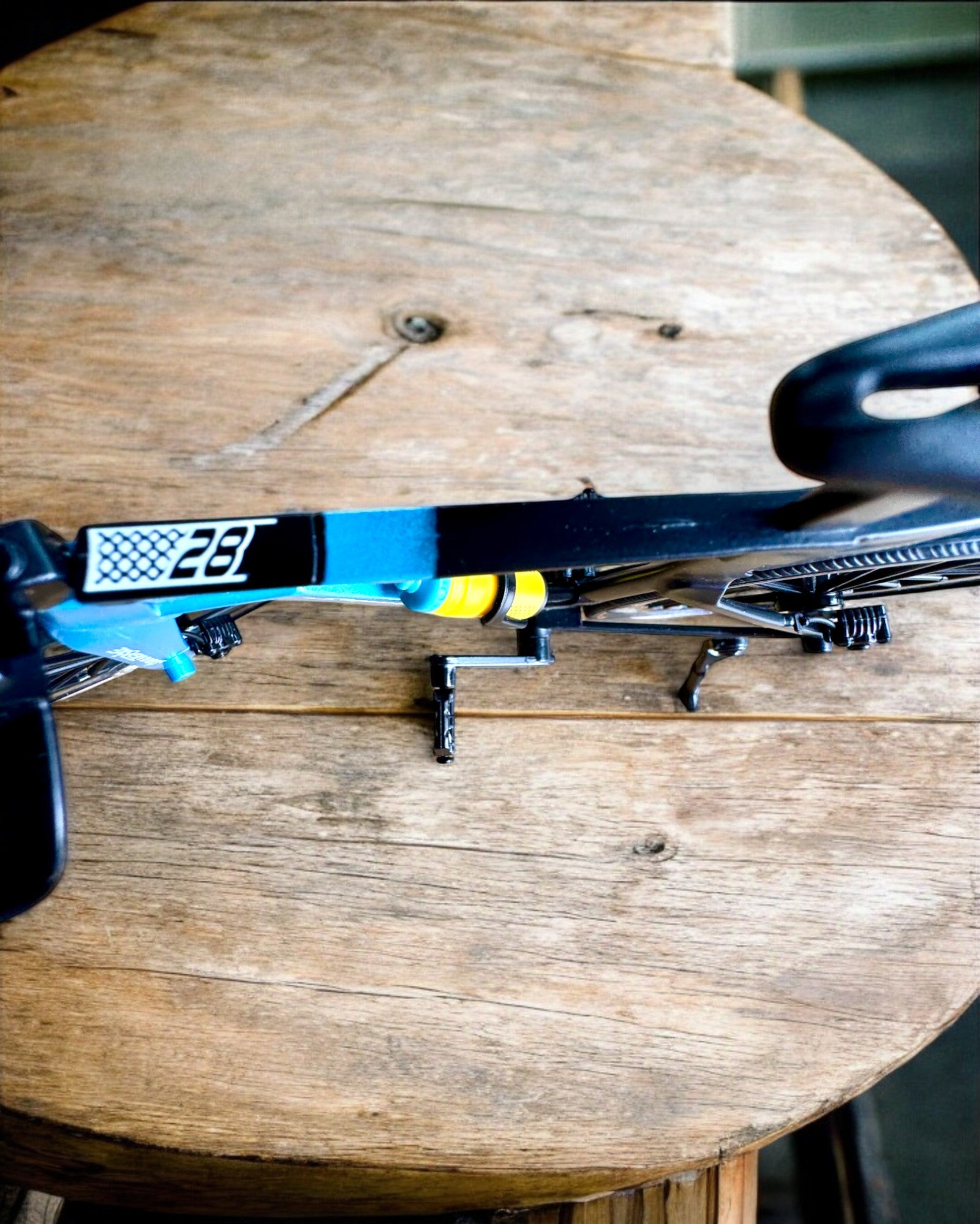 Modèle Miniature de Vélo de Triathlon « SpeedStorm 1.2 » personnalisation par gravure pour cadeau