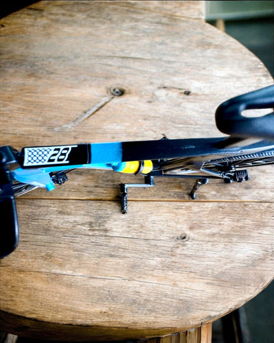 Miniaturowy Model Roweru Triathlonowego „SpeedStorm 1.2” personalizacja grawerem na prezent