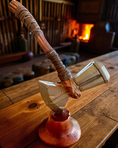 Storm Relic – decorative hammer with base, 26 cm, handmade, customizable with engraving for a gift