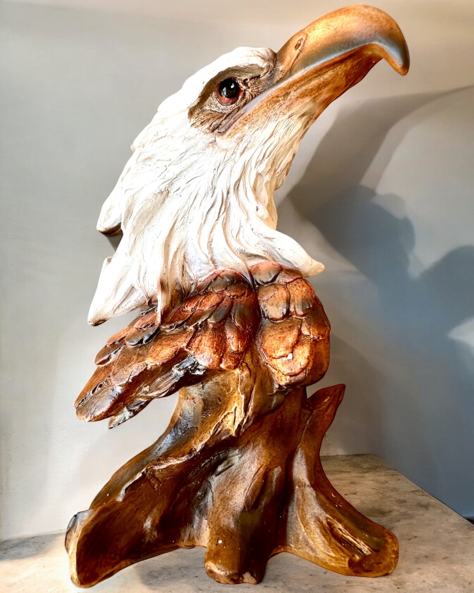 "Orzeł Wolności" - Sculpture en résine avec possibilité de gravure pour cadeau, hauteur 26,5 cm