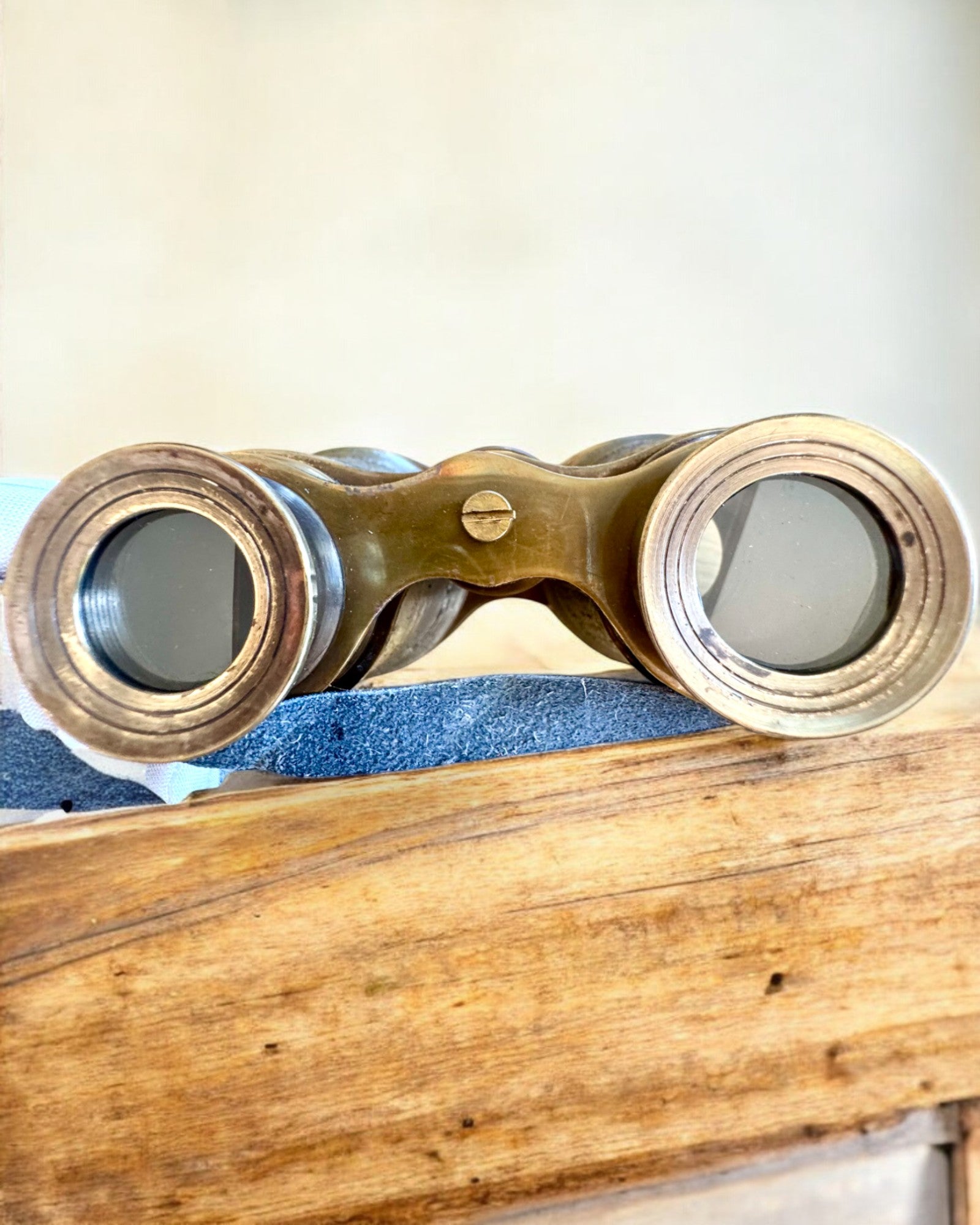 Fernglas mit Ledertasche Victorian's Eye, 11 cm Messing, Handverziert, Personalisierung mit Gravur als Geschenk