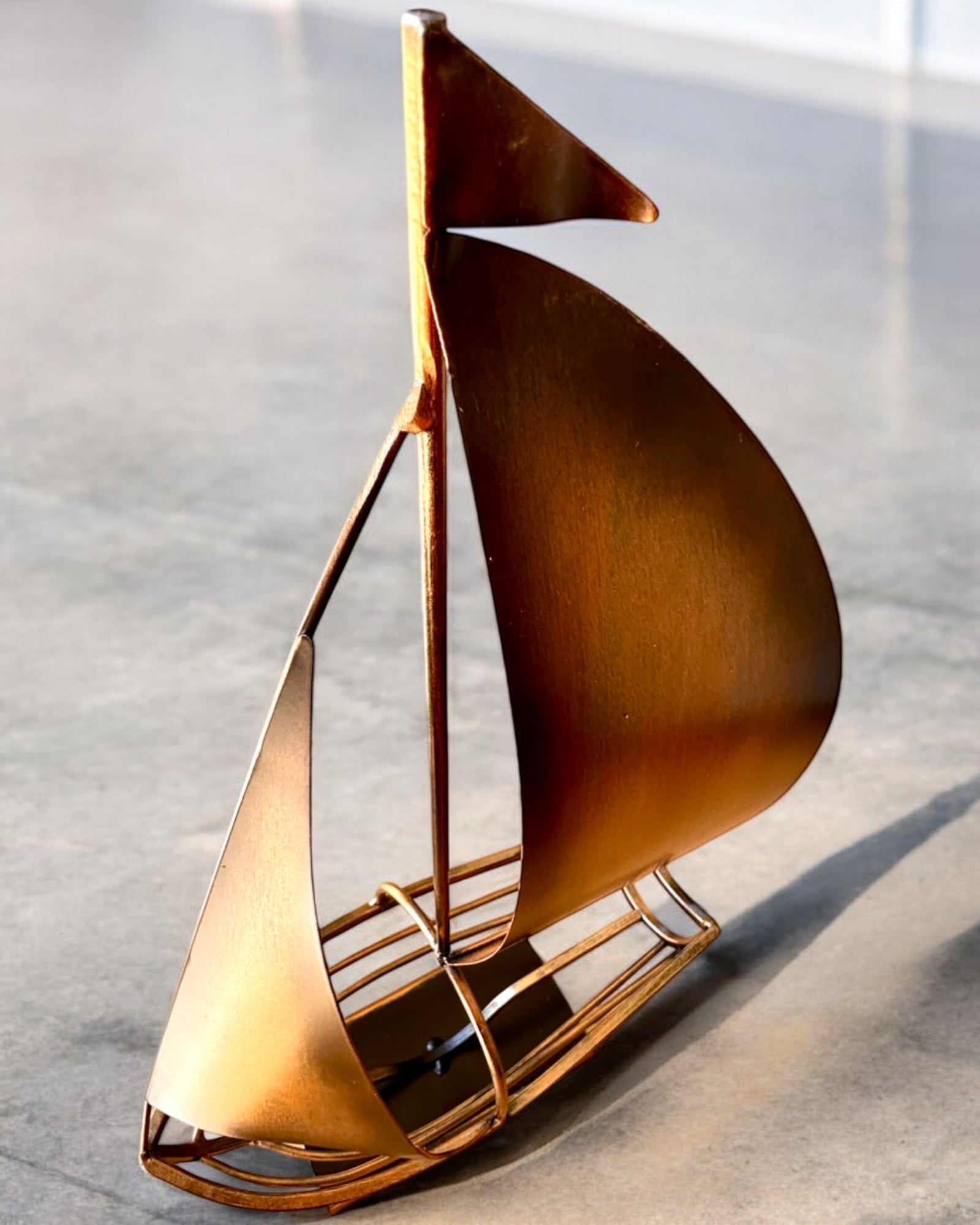 Porte-bouteille en métal de 45 cm de hauteur, "Fantaisie Nautique" - en forme de voilier avec possibilité de gravure pour cadeau