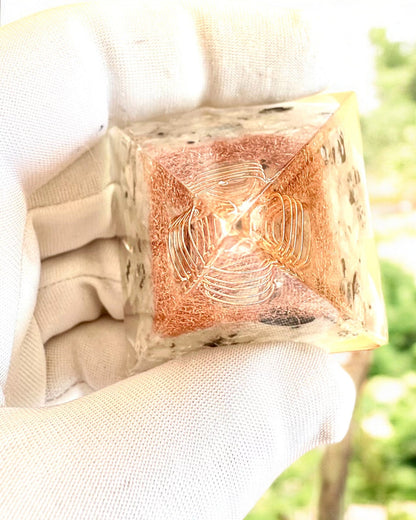 Orgonitische Energiepiramide "Copper Harmony"