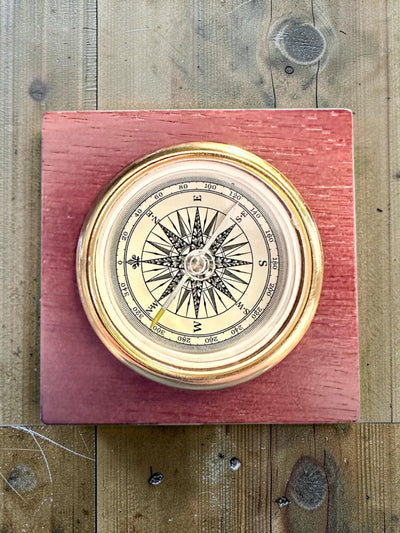 Kompas „Navigator2” - Klassieke elegantie in messing en hout, personalisatie met gravure als cadeau