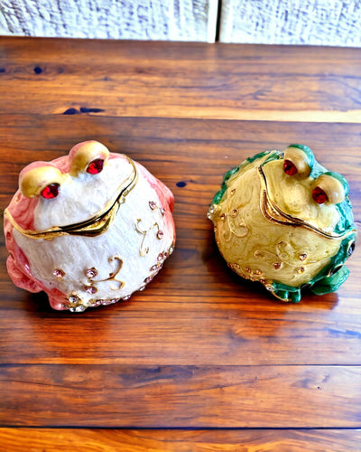 Elegante decoratieve doos "Żabi Skarb" als cadeau personalisatie, met graveeroptie