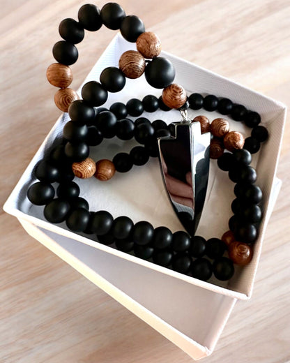Strzała Mocy – Ketting met Zwarte Obsidiaan en Houten Kralen, personalisatie met gravure als cadeau
