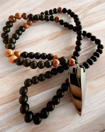 Strzała Mocy – Ketting met Zwarte Obsidiaan en Houten Kralen, personalisatie met gravure als cadeau