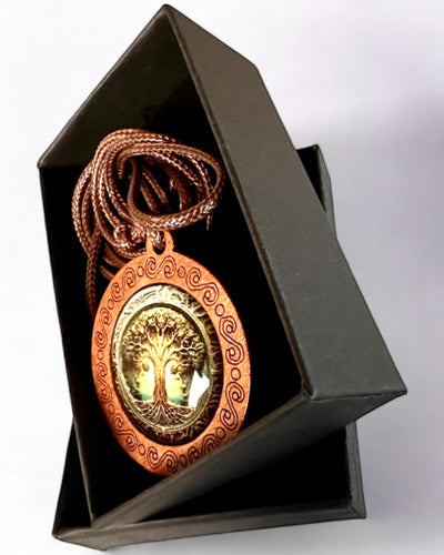Amulet van het Leven "Stamboom" - Handgemaakte Houten en Glazen Ketting, mogelijkheid tot personalisatie met gravure als cadeau