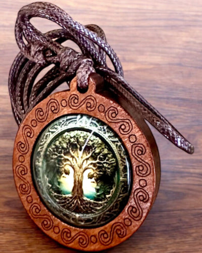 Amulet van het Leven "Stamboom" - Handgemaakte Houten en Glazen Ketting, mogelijkheid tot personalisatie met gravure als cadeau