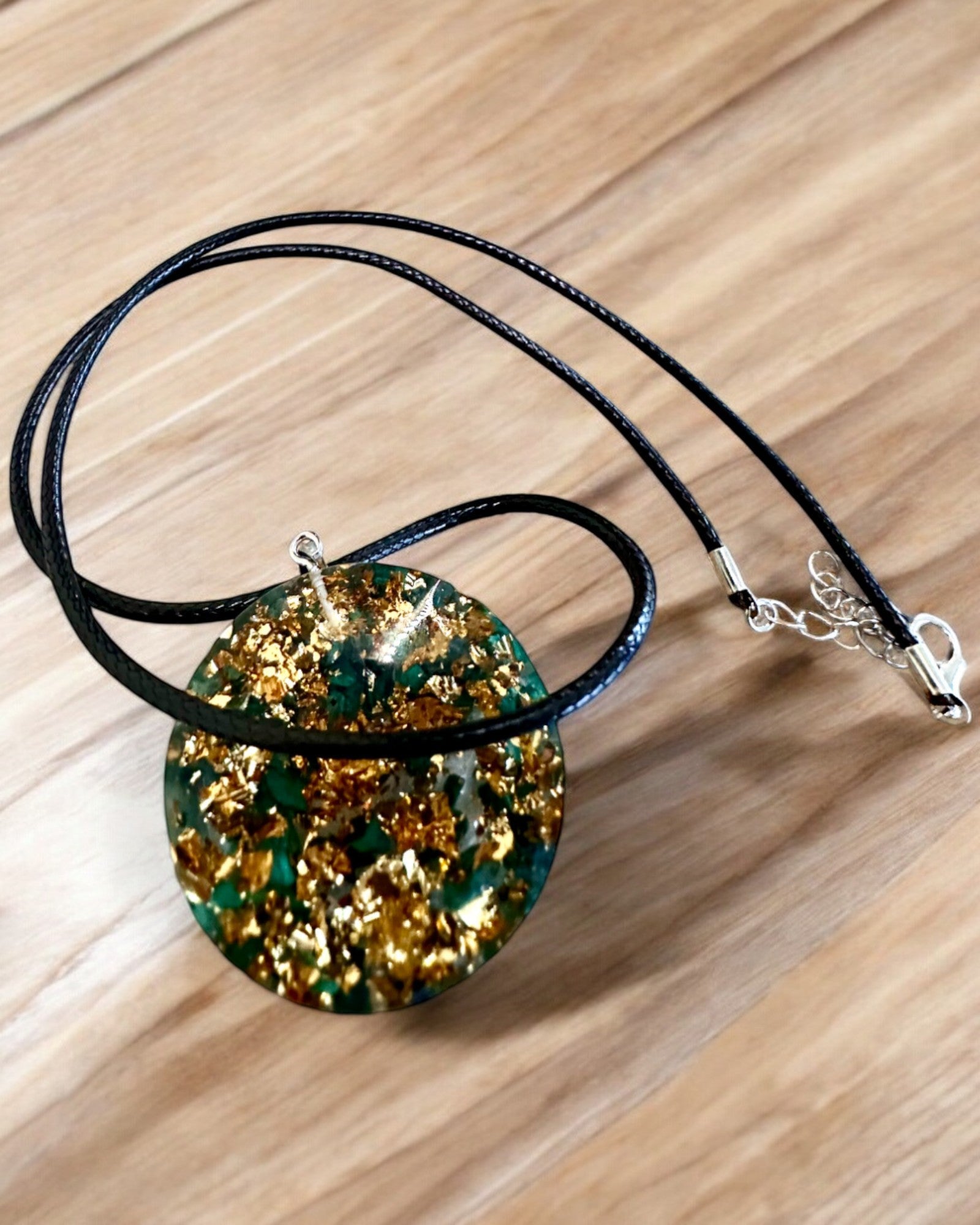 « Amulette de Vie en Malachite » - collier personnalisable avec gravure pour cadeau