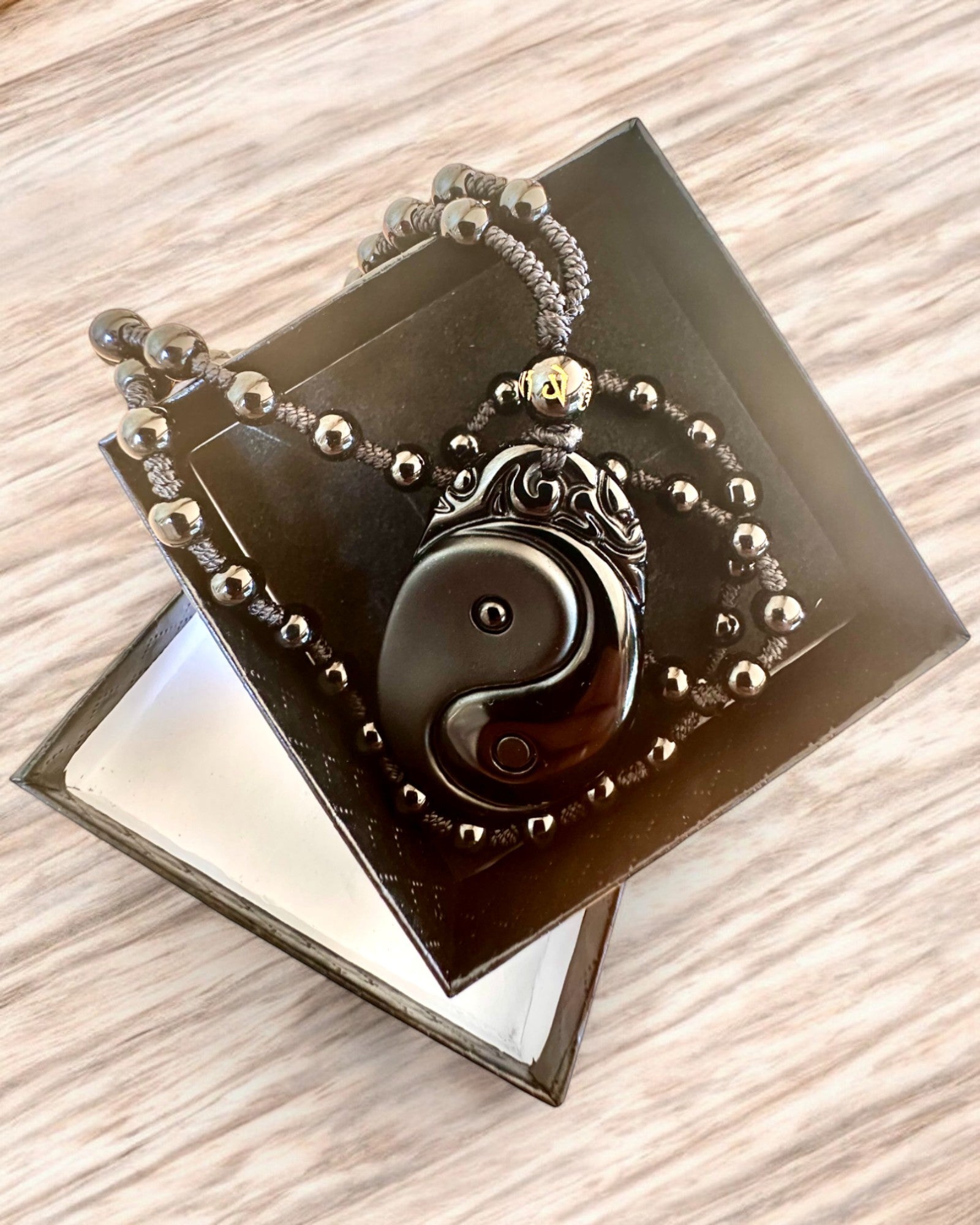 Amulette Obsidienne Yin Yang avec Gravure - Harmonie et Protection, personnalisation par gravure pour cadeau