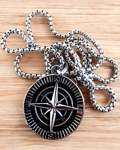Collier en acier inoxydable Boussole de l'Explorateur, possibilité de personnalisation avec gravure pour cadeau