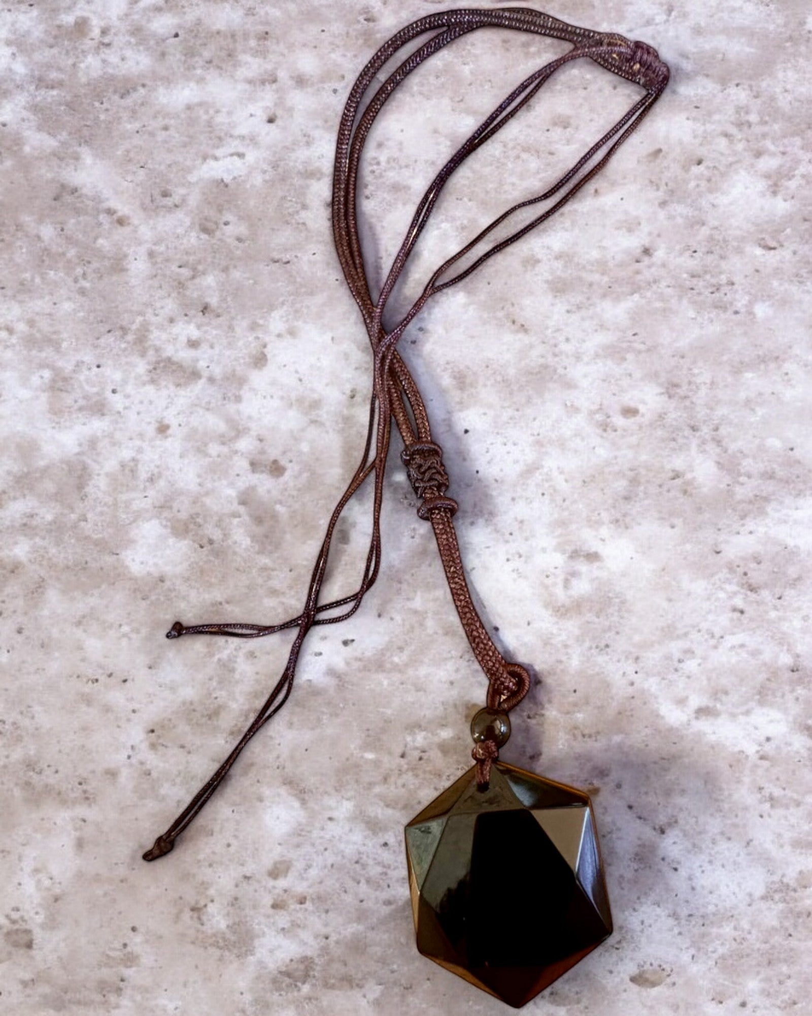 Amulette en obsidienne noire "Étoile de David", possibilité de personnalisation avec gravure pour cadeau