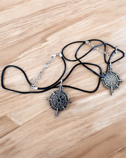 Amulet "Wojownik Północy" - Viking Compass, customizable with engraving for a gift, 2 variants available