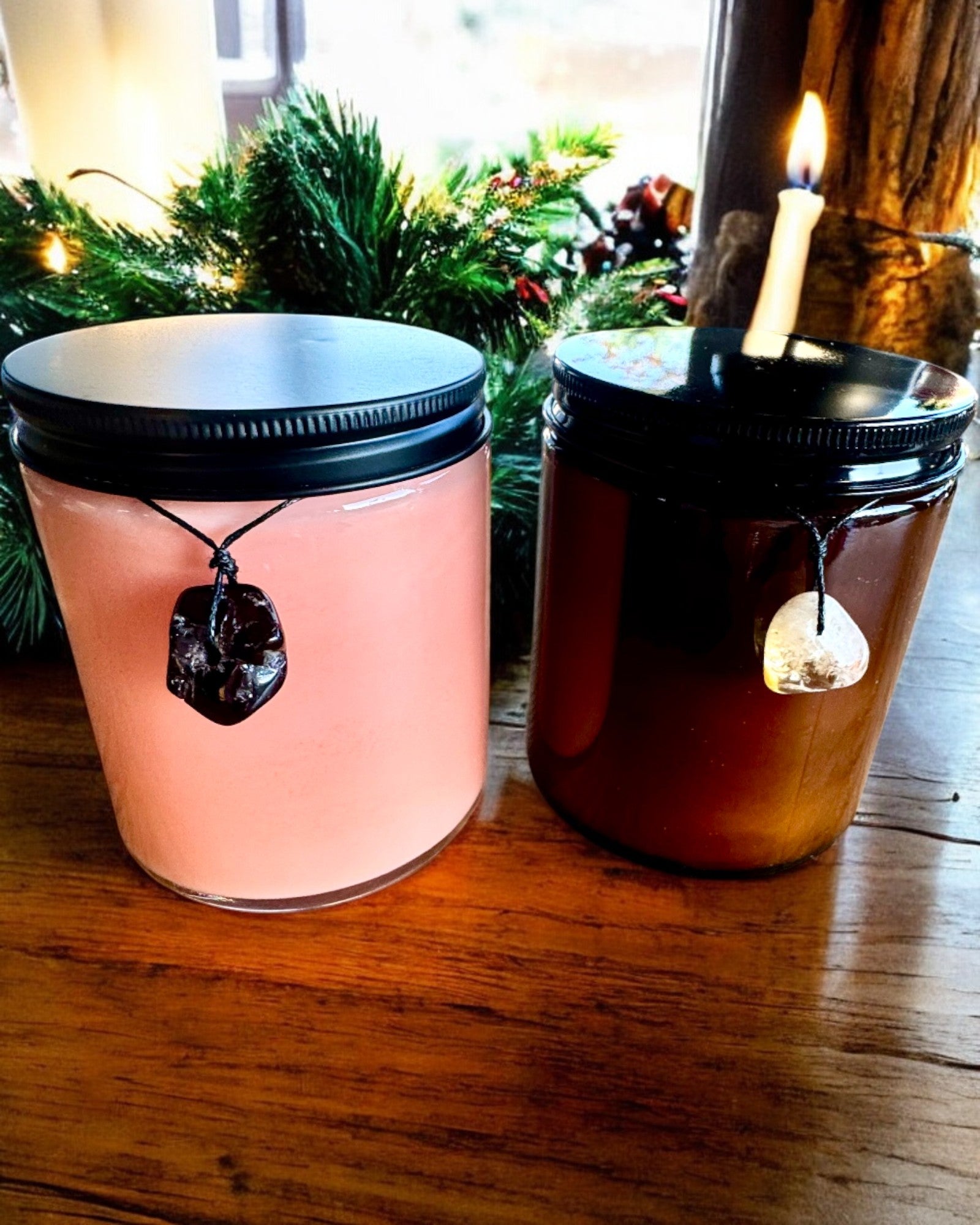 Świeca sojowa intencyjna  250 ml z naturalnym kamieniem – wybierz swoją energię: Cytryn lub Granat, personalizacja grawerem na prezent