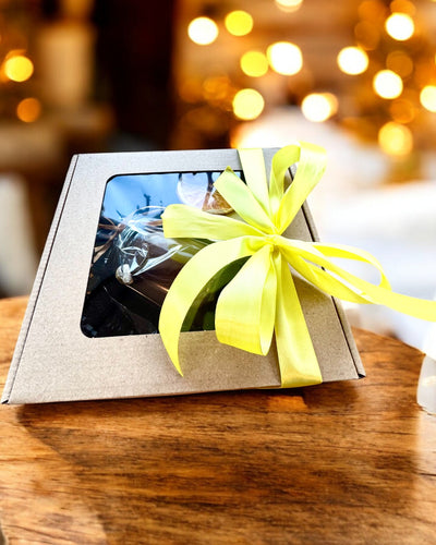 Świeca sojowa intencyjna  250 ml z naturalnym kamieniem – wybierz swoją energię: Cytryn lub Granat, personalizacja grawerem na prezent