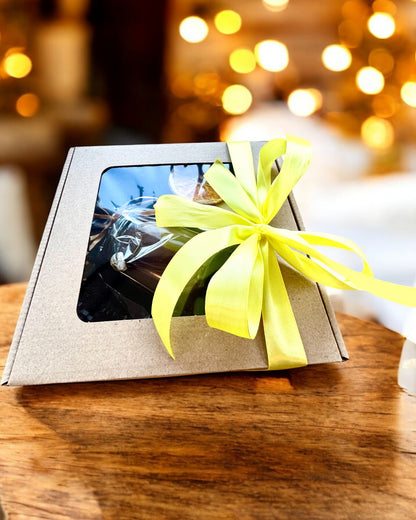 Bougie de soja intentionnelle 250 ml avec pierre naturelle – choisissez votre énergie : Citrine ou Grenat, personnalisation par gravure pour cadeau