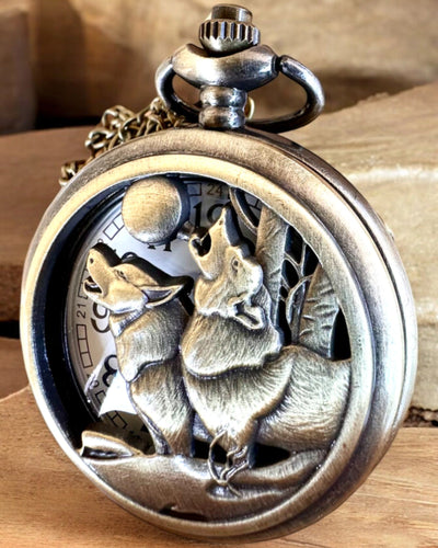 « Luna Wolf » – Montre de Poche Élégante avec Loups, possibilité de personnalisation par gravure pour cadeau