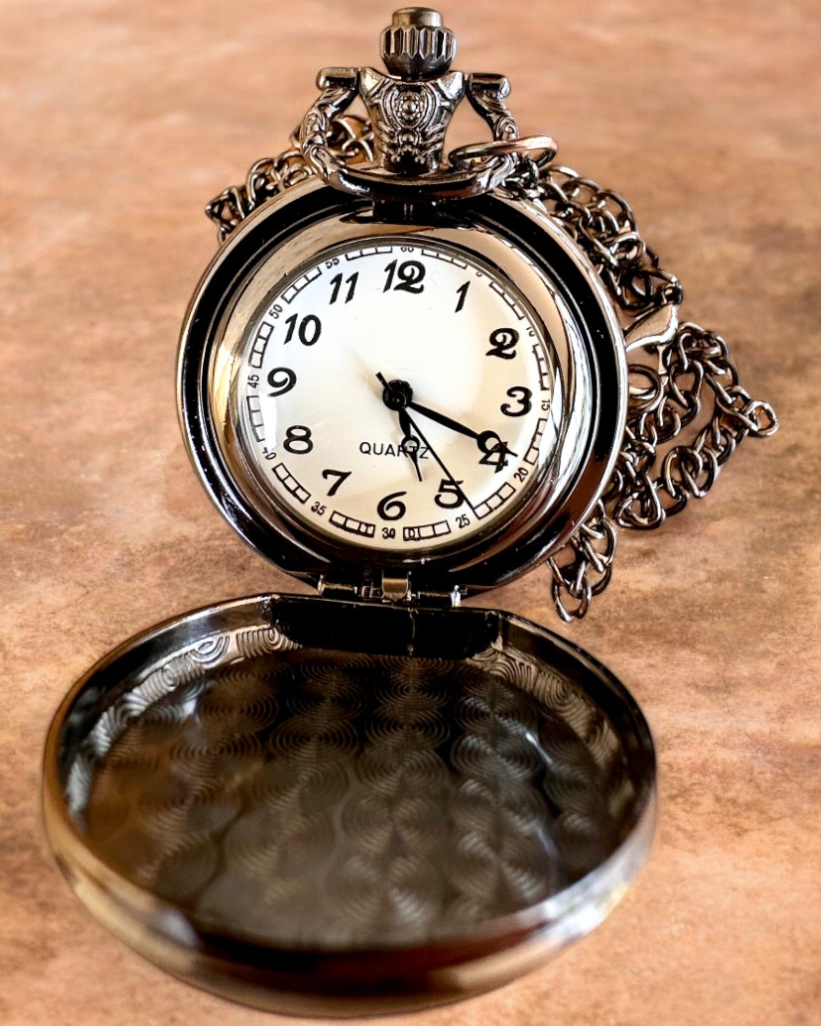 Montre de poche "Magiczna Talia" - Accessoire élégant en acier inoxydable, personnalisation par gravure pour cadeau