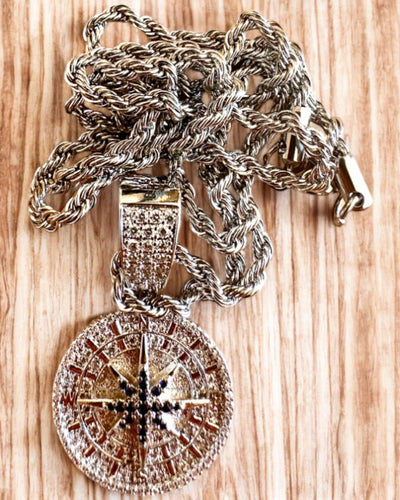 Ketting met Kompas Hanger in Glamour Stijl met Zirkonia voor Vrouwen en Mannen - 2 varianten om uit te kiezen, personalisatie met gravure als cadeau