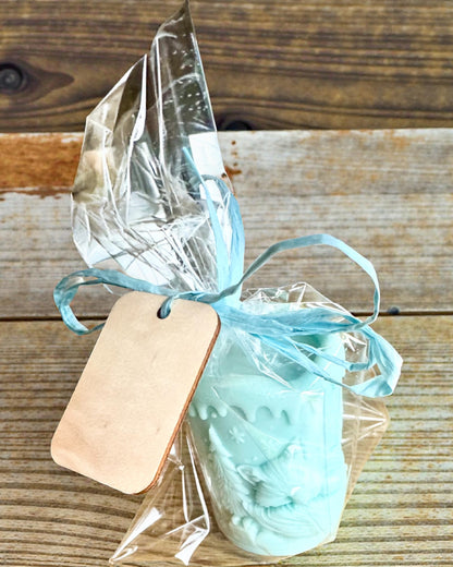 Sojakaars Wintervos, 7,5 cm hoog, handgegoten sojakaars met een schattige slapende vos, personaliseerbaar met een gravure op het plaatje