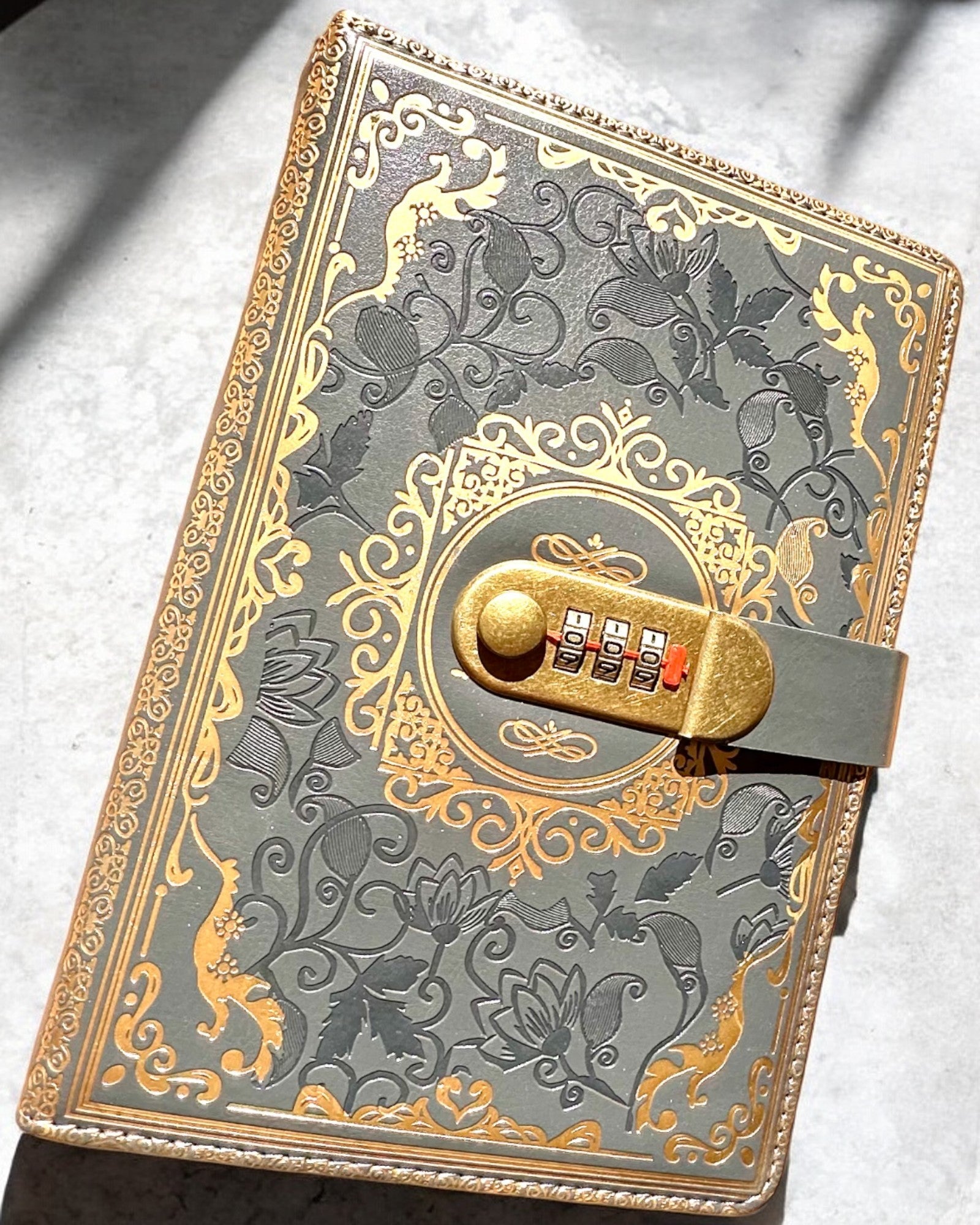 Carnet en Cuir Exclusif "Sekretnik" A5 avec Serrure à Code - personnalisation par gravure