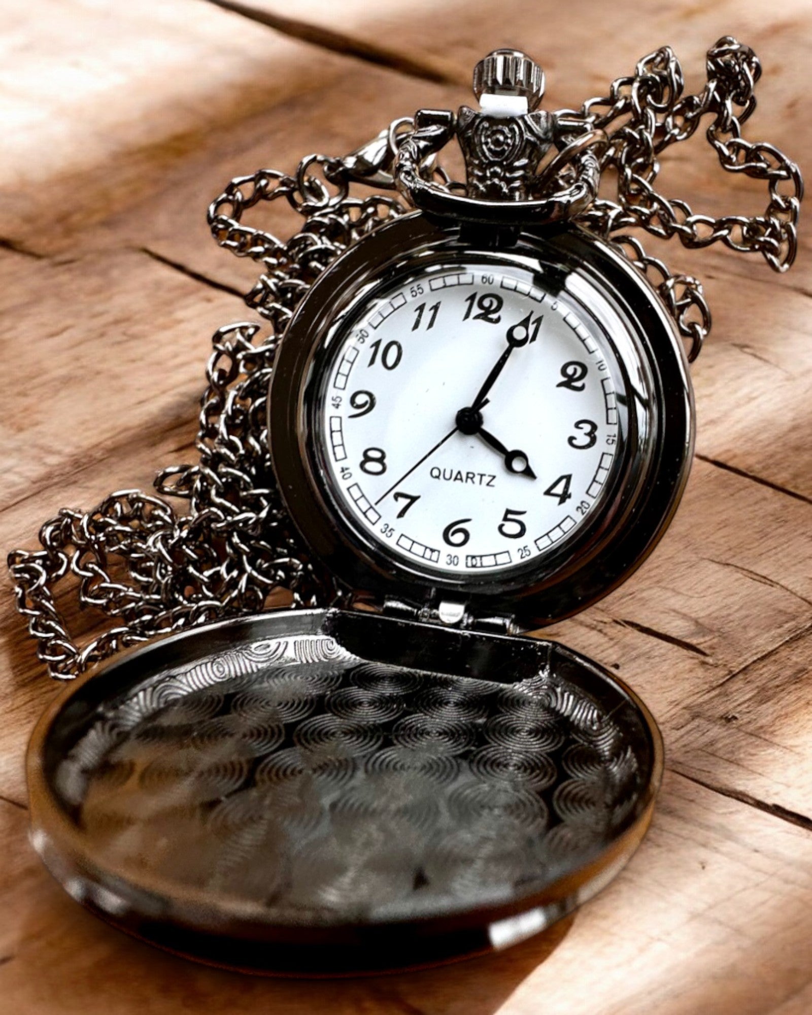 Montre de poche « Smoczy Okrąg 2 » – un accessoire élégant avec une touche de magie - personnalisation par gravure pour cadeau