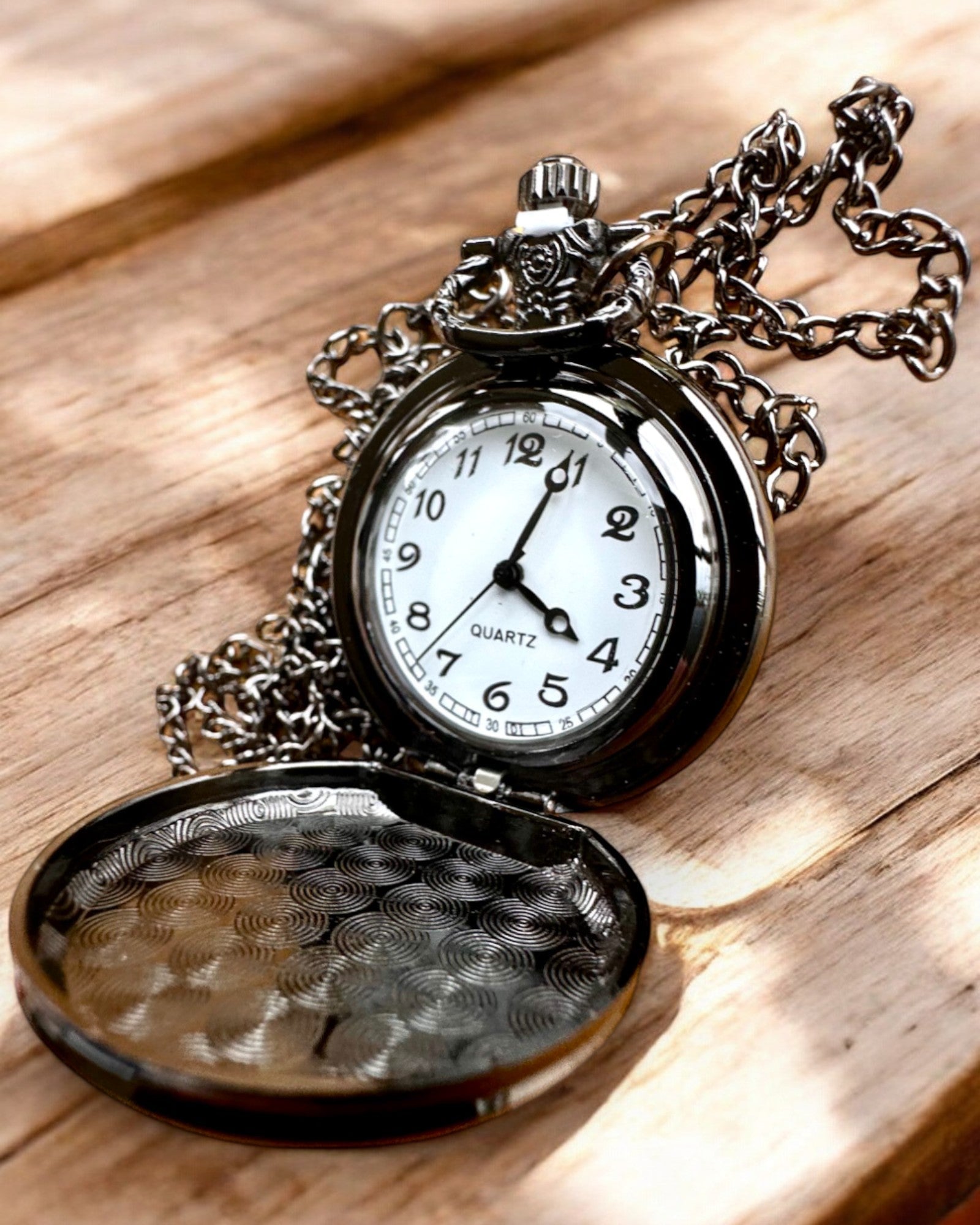 Montre de poche « Smoczy Okrąg 2 » – un accessoire élégant avec une touche de magie - personnalisation par gravure pour cadeau