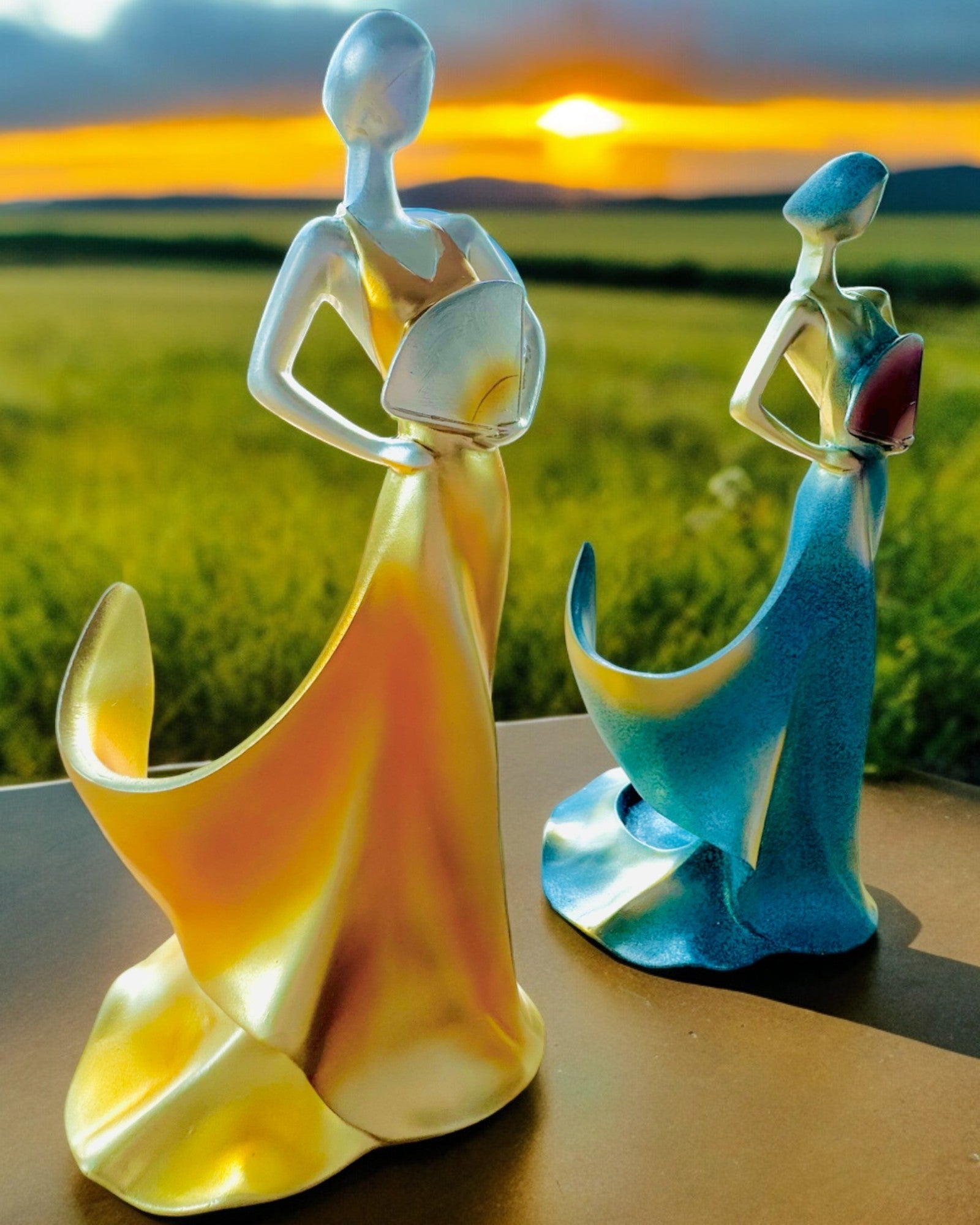 Elegant Bottle Holder - Lady Statue - personalization with engraving, 2 variants to choose from