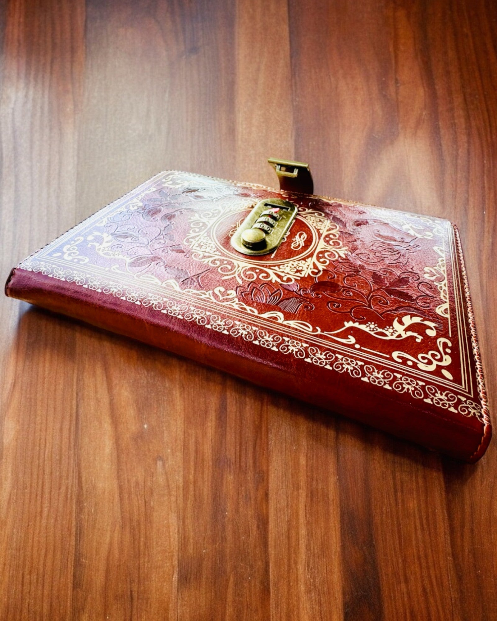Carnet en Cuir Exclusif "Sekretnik" A5 avec Serrure à Code - personnalisation par gravure