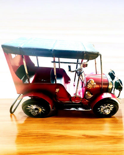 Modèle classique de voiture rétro - trois variantes avec option de gravure pour cadeau