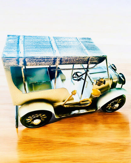 Modèle classique de voiture rétro - trois variantes avec option de gravure pour cadeau