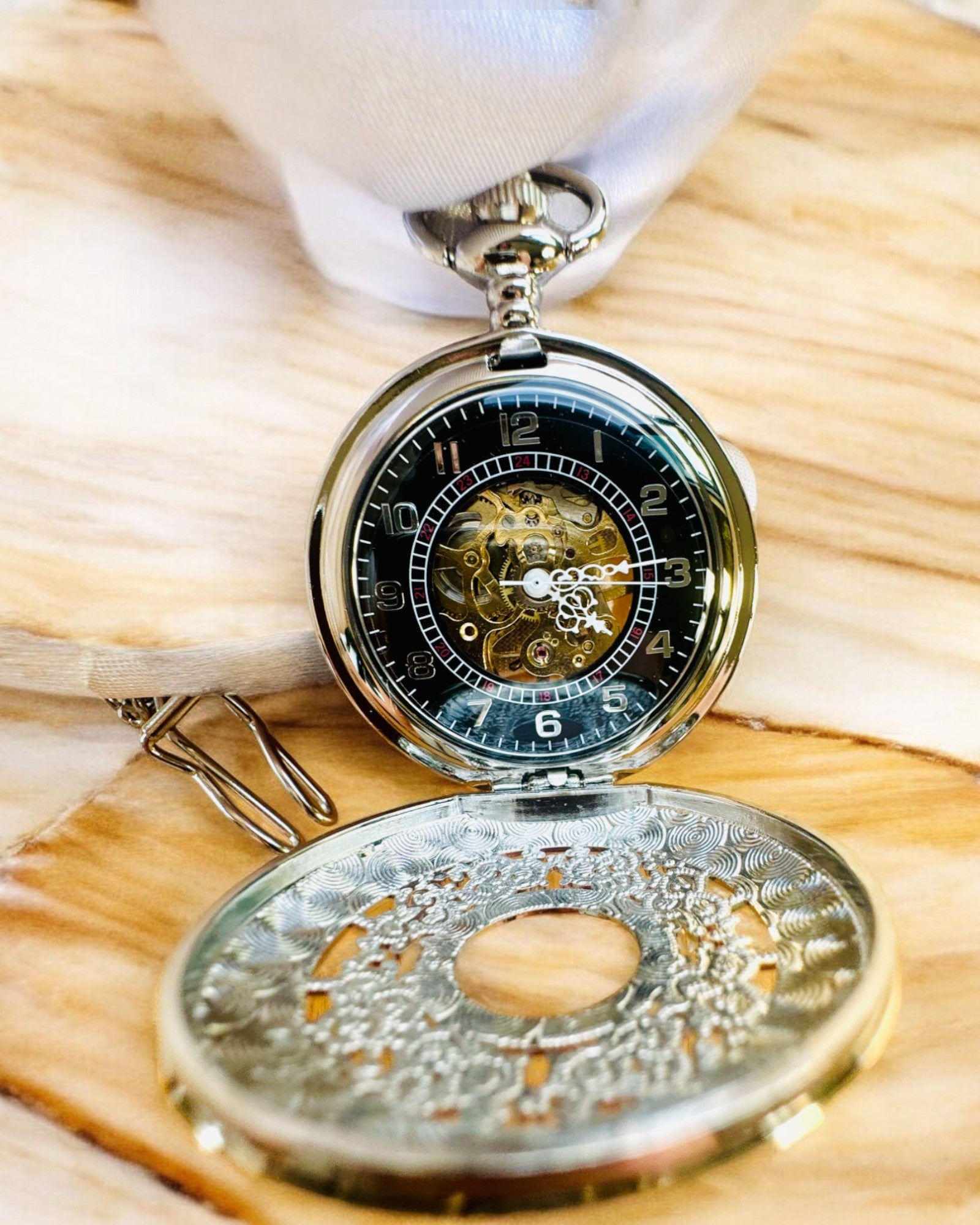 Montre de poche "Eterna Elegance", cadeau personnalisé, gravure. Couleur argentée
