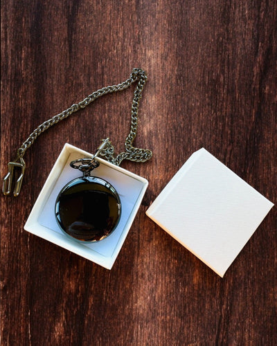 Montre de Poche Classique avec Chiffres Romains et Chaînette, Quartz, Éclat Noir - couleur noire