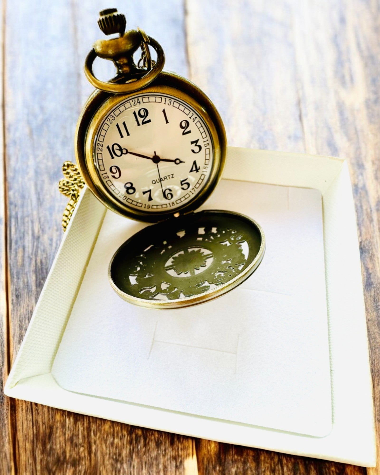 Altmodische Taschenuhr mit Kompassmotiv und Kette, Quarz, Personalisierung mit Gravur